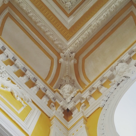 10 самых красивых парадных Петербурга